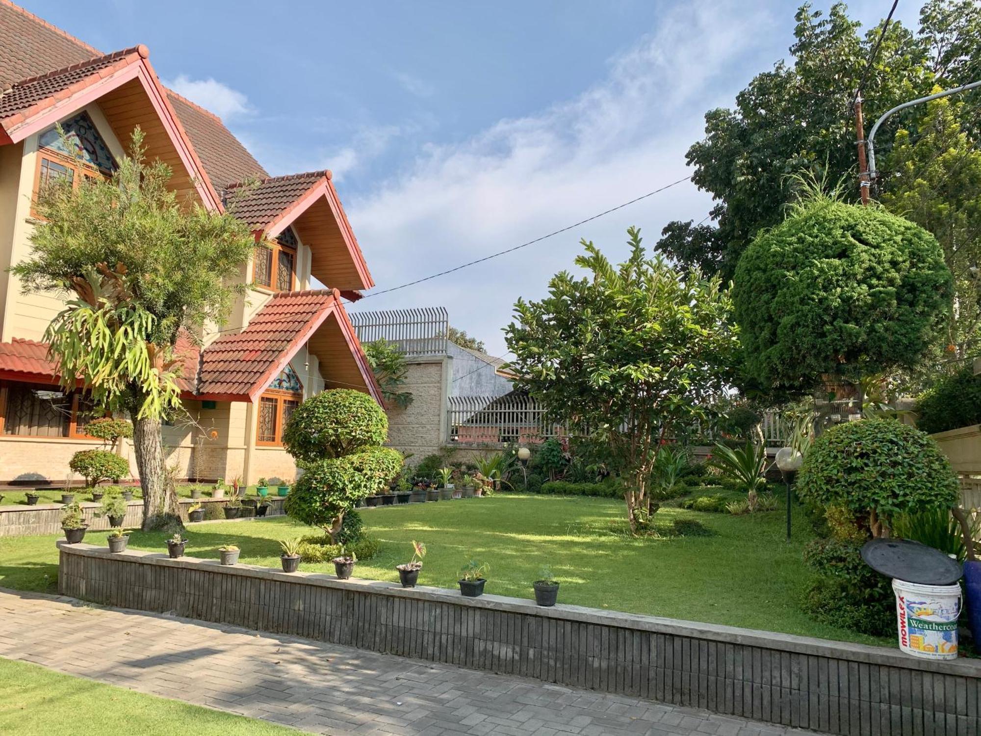 Villa Nuansa Alam Lembang Exterior foto